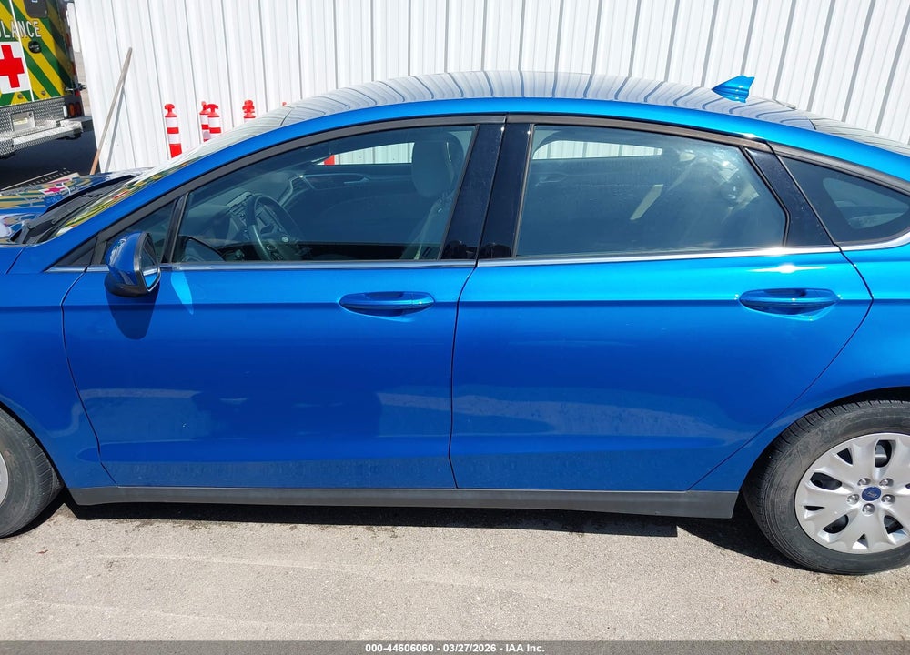 2020 FORD FUSION S VIN: 3FA6P0G7XLR201553