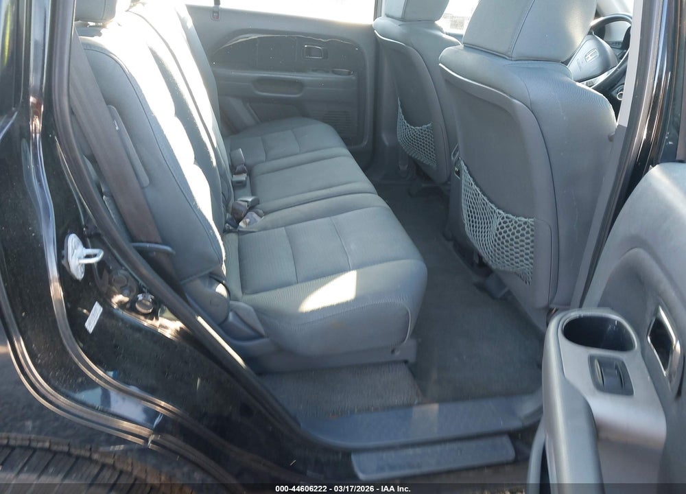 2007 HONDA PILOT LX VIN: 5FNYF28157B003093