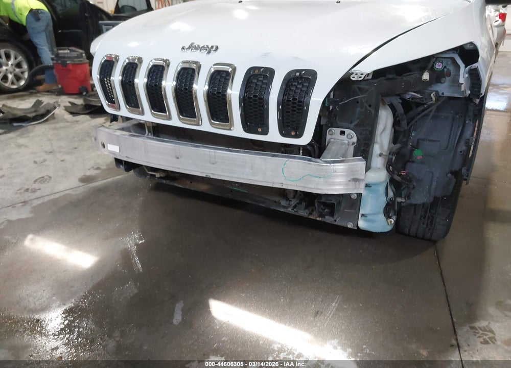 2015 JEEP CHEROKEE LATITUDE VIN: 1C4PJLCB9FW747242