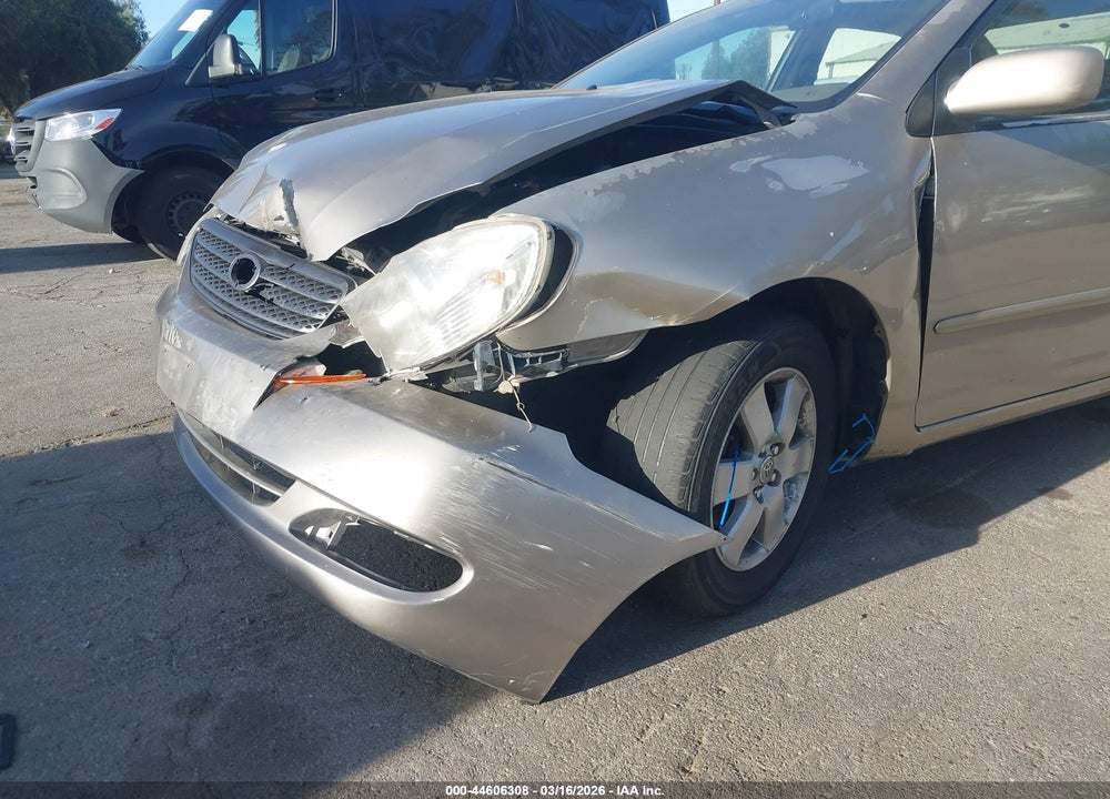 2005 TOYOTA COROLLA LE VIN: 1NXBR32EX5Z500560