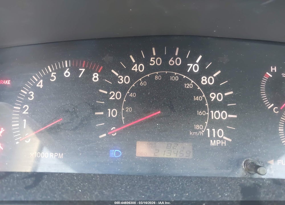 2005 TOYOTA COROLLA LE VIN: 1NXBR32EX5Z500560