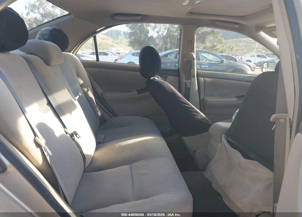 2005 TOYOTA COROLLA LE VIN: 1NXBR32EX5Z500560
