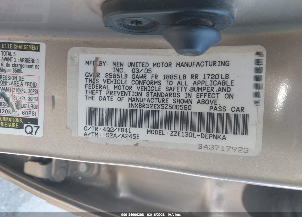2005 TOYOTA COROLLA LE VIN: 1NXBR32EX5Z500560