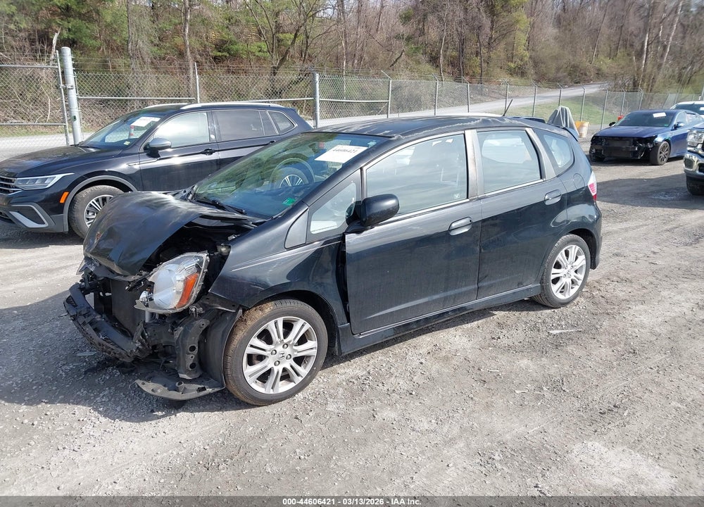2011 HONDA FIT SPORT VIN: JHMGE8H55BS010415