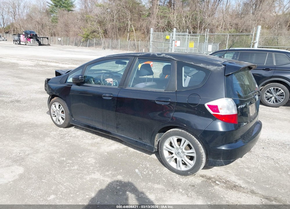2011 HONDA FIT SPORT VIN: JHMGE8H55BS010415
