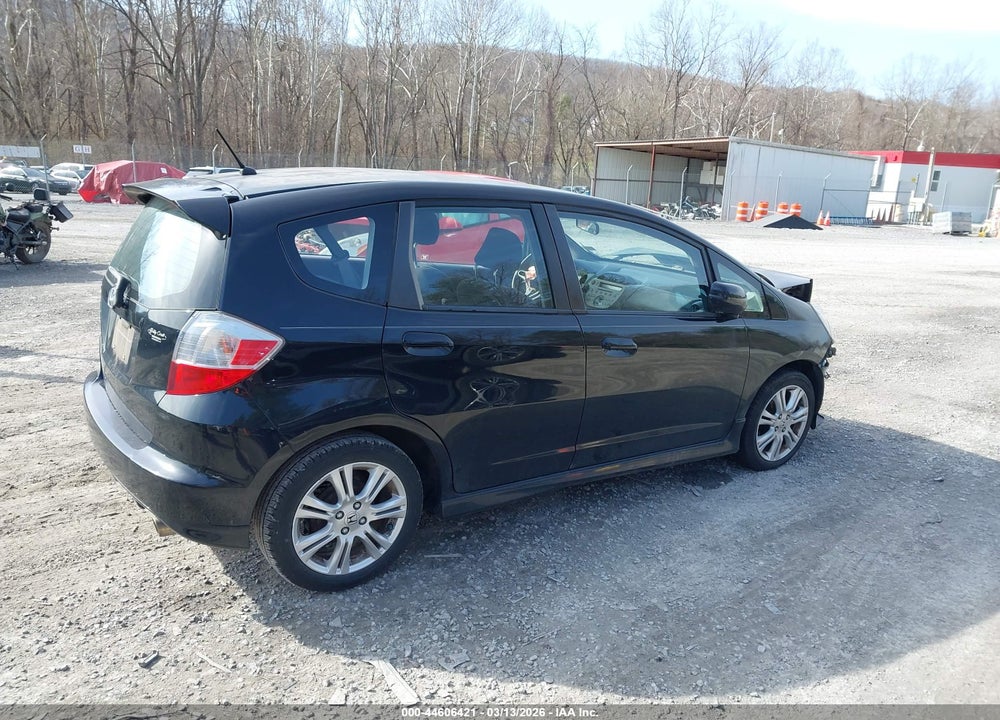2011 HONDA FIT SPORT VIN: JHMGE8H55BS010415