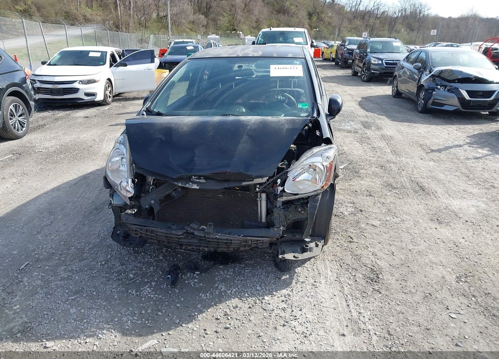 2011 HONDA FIT SPORT VIN: JHMGE8H55BS010415