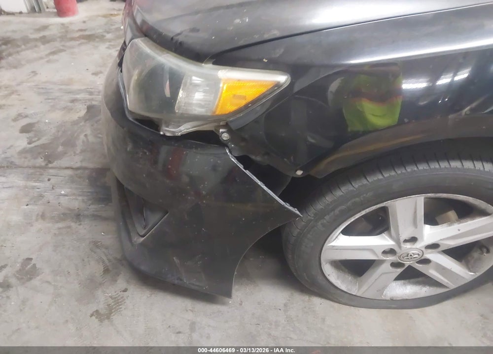 2013 TOYOTA CAMRY SE VIN: 4T1BF1FK6DU283584