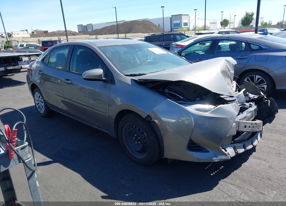 2018 TOYOTA COROLLA LE VIN: 2T1BURHEXJC032401