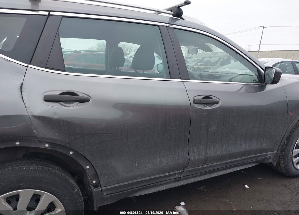 2019 NISSAN ROGUE S VIN: 5N1AT2MV1KC827113