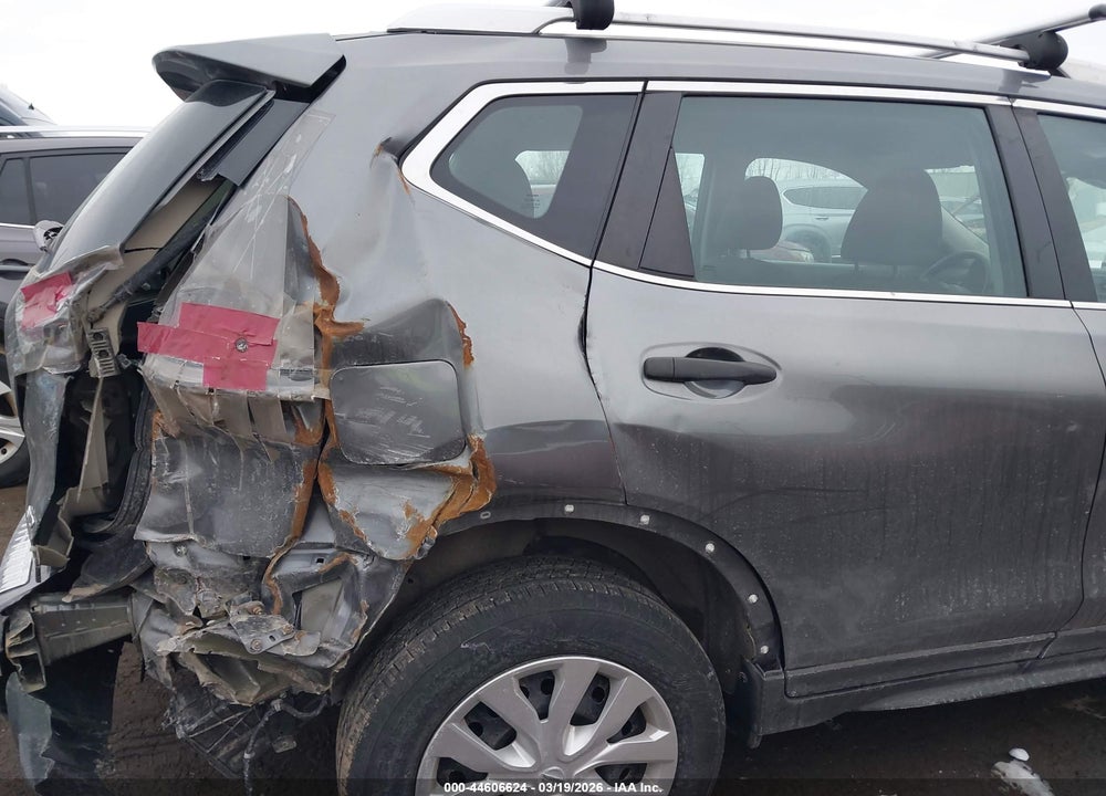 2019 NISSAN ROGUE S VIN: 5N1AT2MV1KC827113