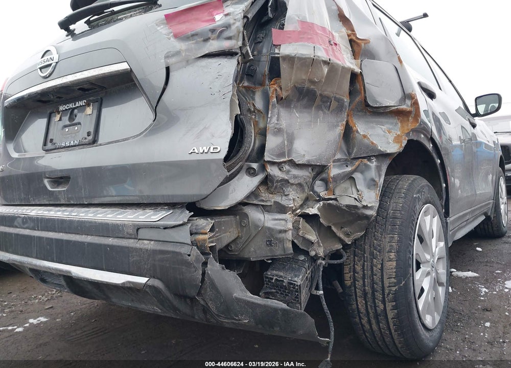 2019 NISSAN ROGUE S VIN: 5N1AT2MV1KC827113