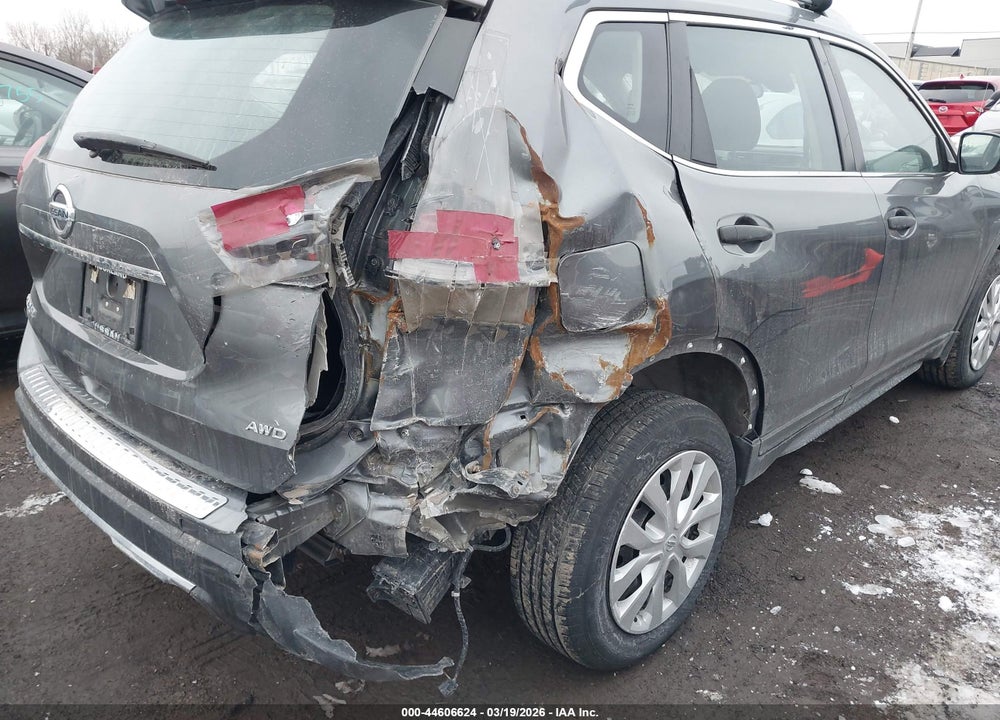 2019 NISSAN ROGUE S VIN: 5N1AT2MV1KC827113