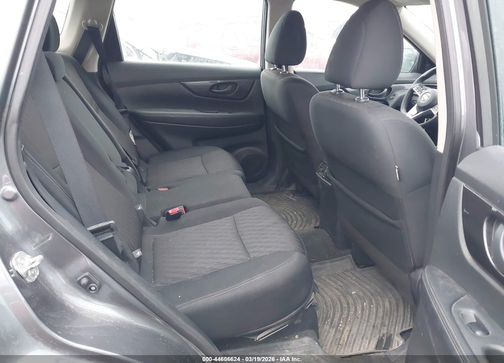 2019 NISSAN ROGUE S VIN: 5N1AT2MV1KC827113