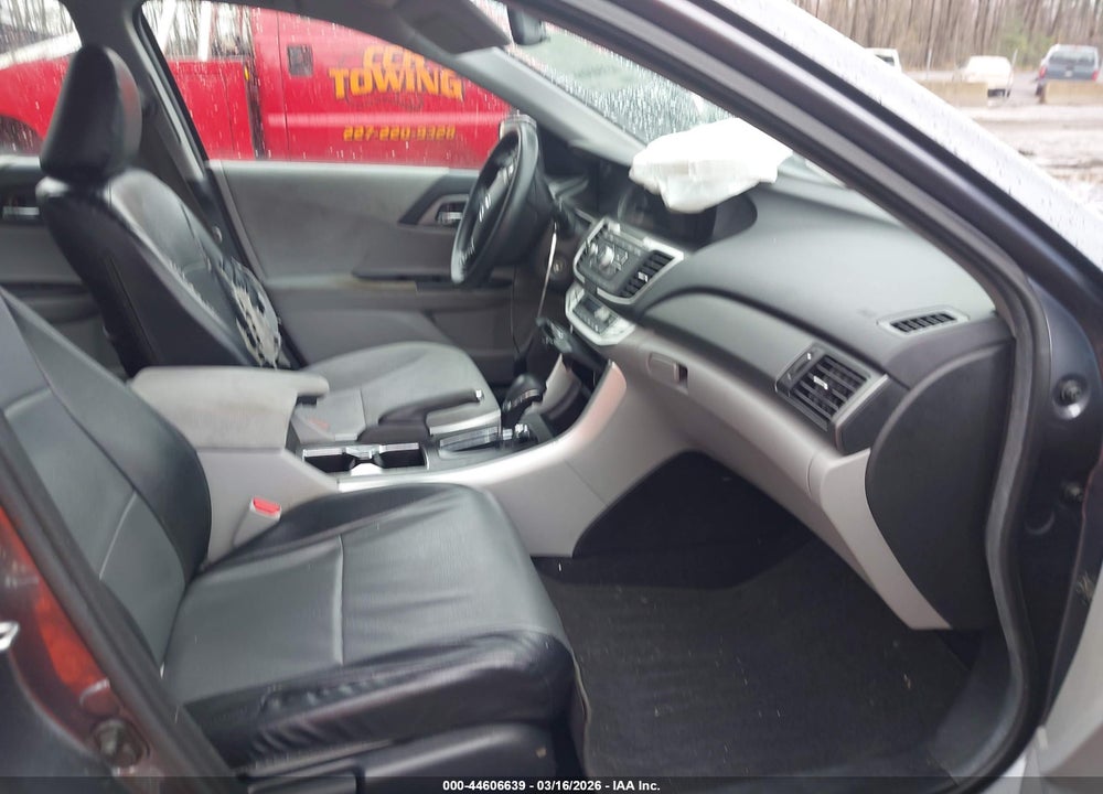 2013 HONDA ACCORD LX VIN: 1HGCR2F33DA233209