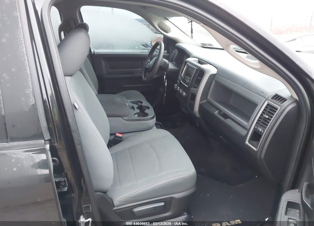 2017 RAM 1500 EXPRESS  4X4 5'7 BOX VIN: 3C6RR7KTXHG524414