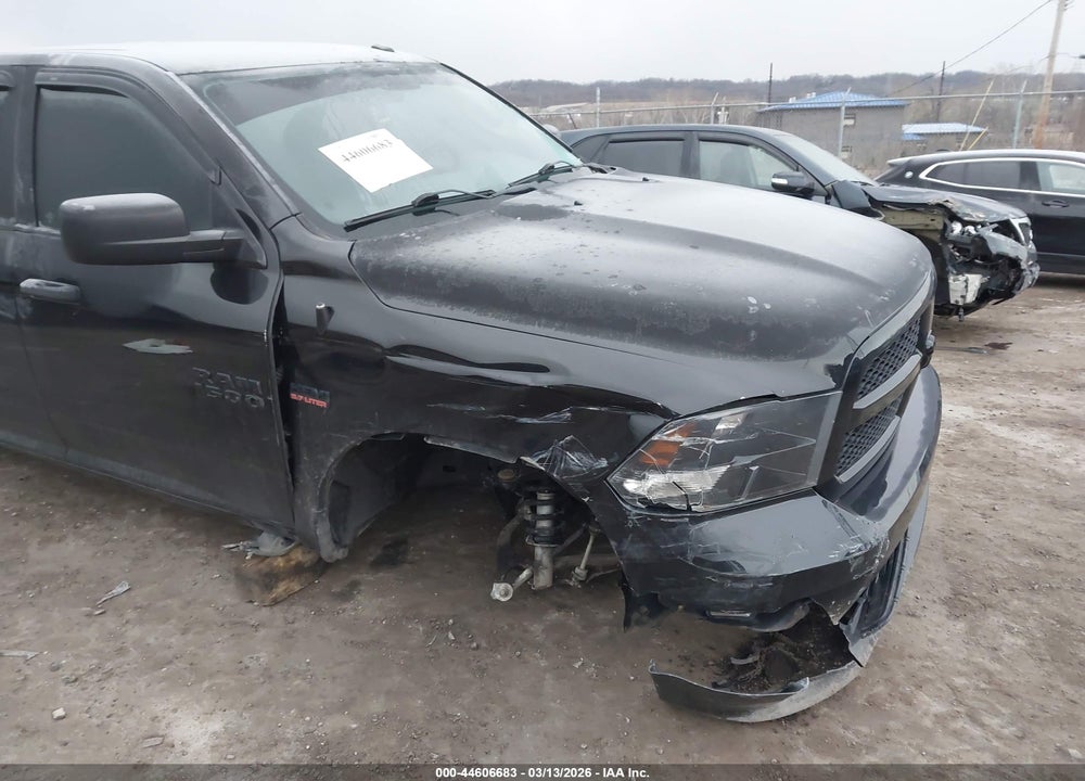 2017 RAM 1500 EXPRESS  4X4 5'7 BOX VIN: 3C6RR7KTXHG524414