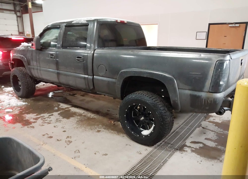 2001 CHEVROLET SILVERADO 2500HD LS VIN: 1GCHK23U01F118233