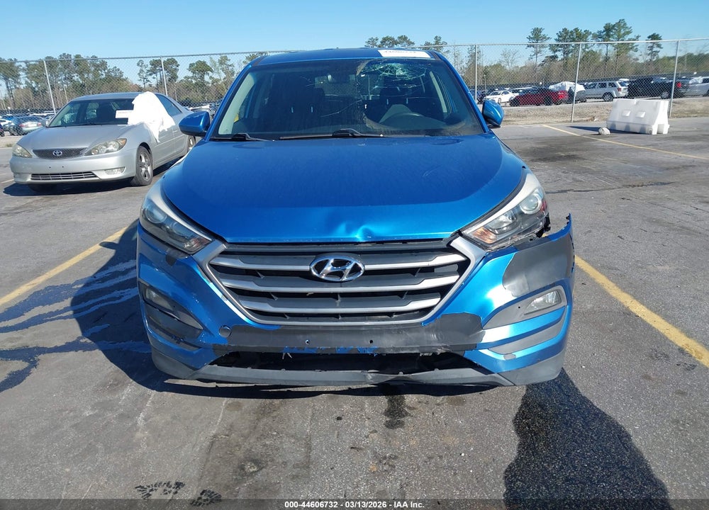 2017 HYUNDAI TUCSON SE VIN: KM8J23A40HU332327