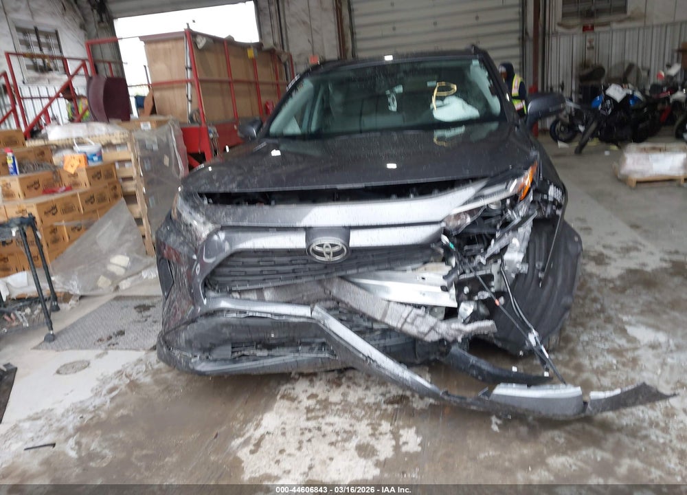 2024 TOYOTA RAV4 XLE VIN: 2T3W1RFV3RW357549