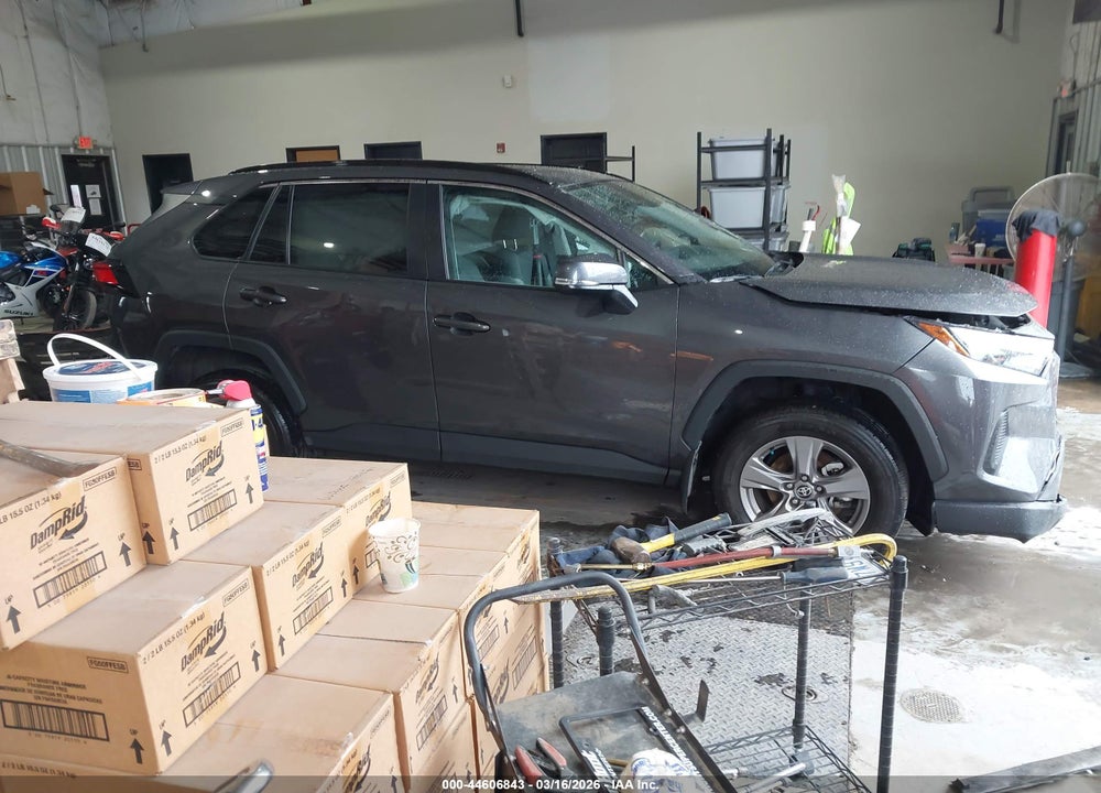 2024 TOYOTA RAV4 XLE VIN: 2T3W1RFV3RW357549