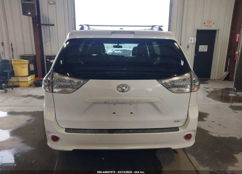 2015 TOYOTA SIENNA SE 8 PASSENGER VIN: 5TDXK3DC9FS557980
