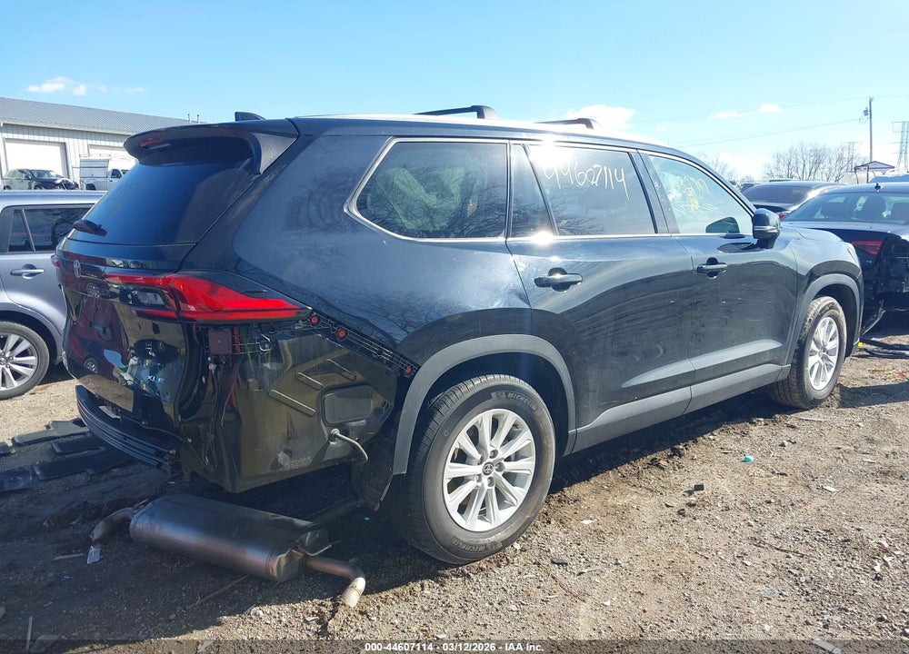 2024 TOYOTA GRAND HIGHLANDER XLE VIN: 5TDAAAB52RS032717