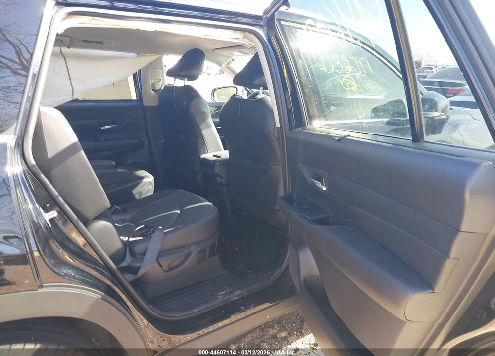 2024 TOYOTA GRAND HIGHLANDER XLE VIN: 5TDAAAB52RS032717