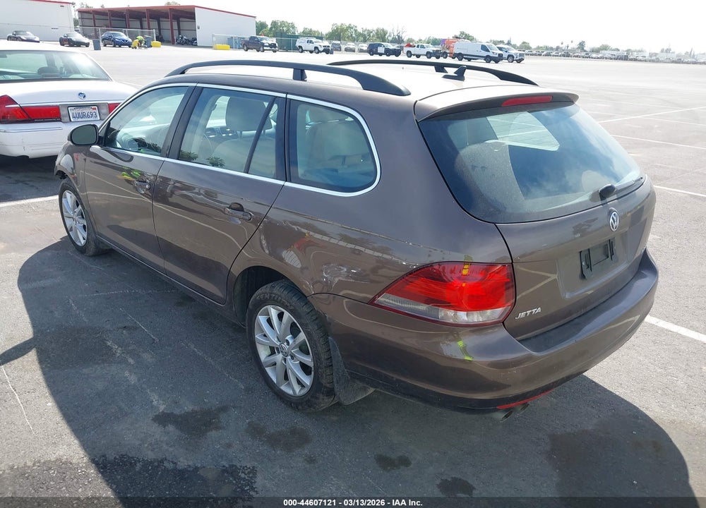 2014 VOLKSWAGEN JETTA SPORTWAGEN 2.5L SE VIN: 3VWPP7AJXEM627817