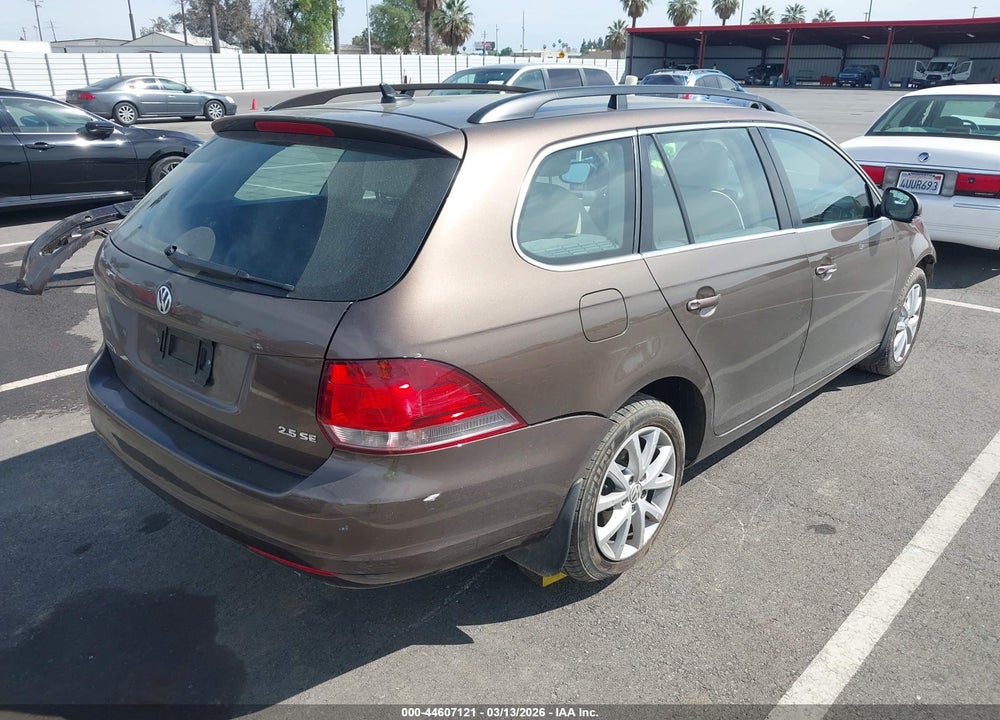 2014 VOLKSWAGEN JETTA SPORTWAGEN 2.5L SE VIN: 3VWPP7AJXEM627817