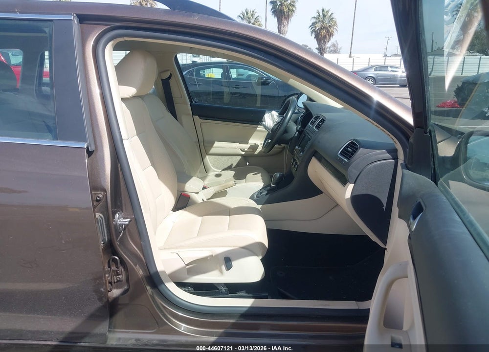2014 VOLKSWAGEN JETTA SPORTWAGEN 2.5L SE VIN: 3VWPP7AJXEM627817