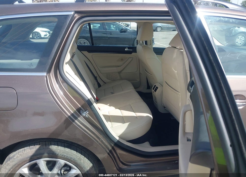 2014 VOLKSWAGEN JETTA SPORTWAGEN 2.5L SE VIN: 3VWPP7AJXEM627817