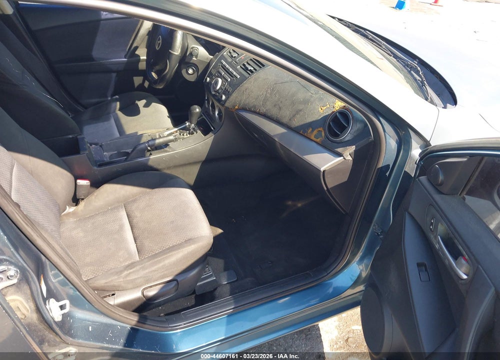 2010 MAZDA 3 I TOURING VIN: JM1BL1SF3A1127084