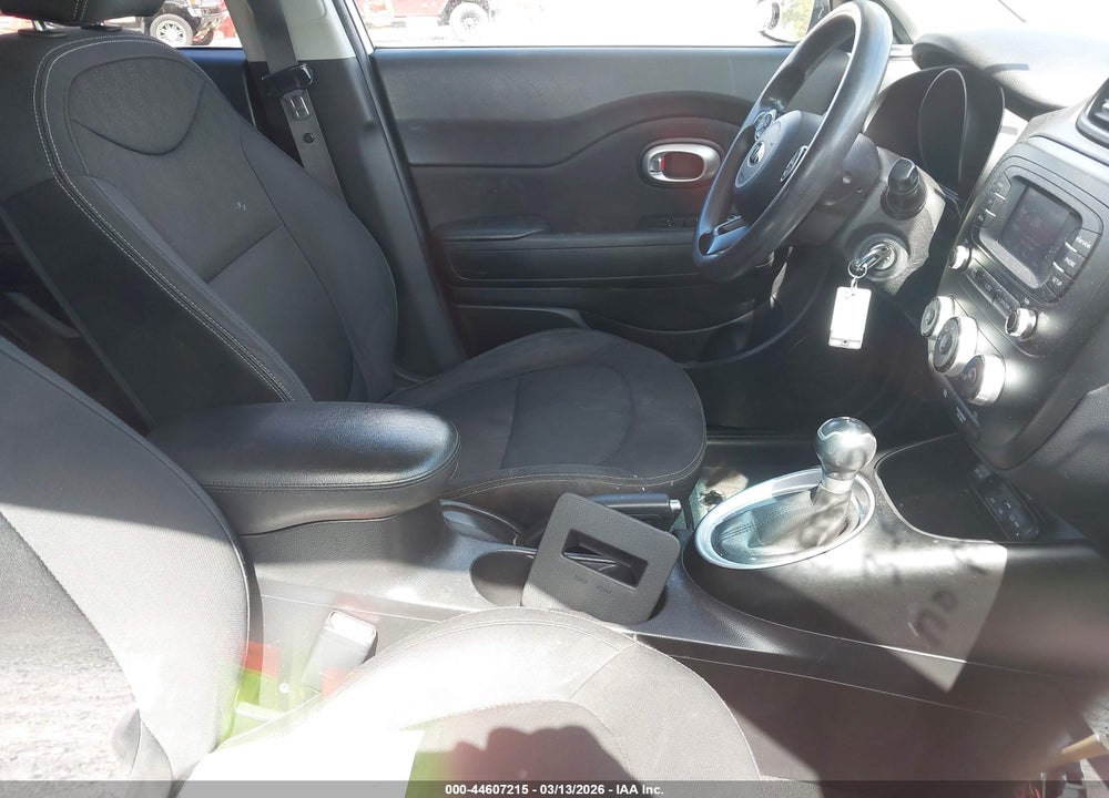 2015 KIA SOUL VIN: KNDJN2A20F7774640