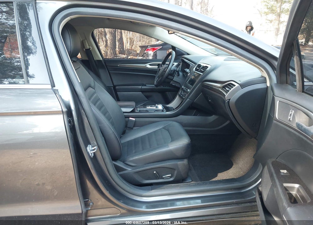 2018 FORD FUSION SE VIN: 3FA6P0HDXJR239057