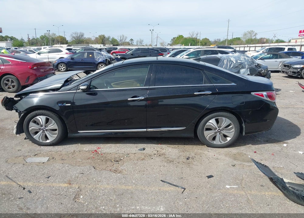 2015 HYUNDAI SONATA HYBRID LIMITED VIN: KMHEC4A48FA123503