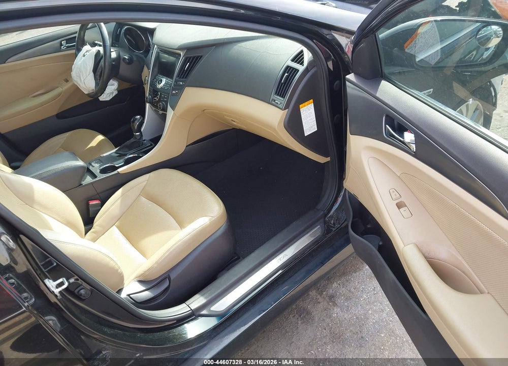 2015 HYUNDAI SONATA HYBRID LIMITED VIN: KMHEC4A48FA123503