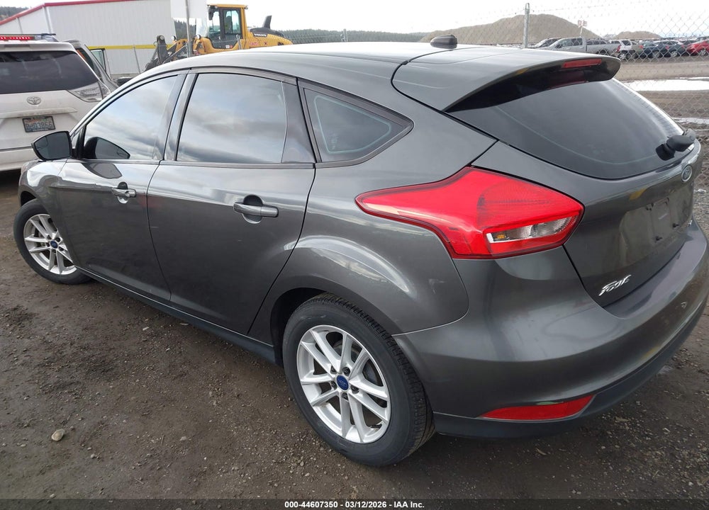 2015 FORD FOCUS SE VIN: 1FADP3K21FL342129