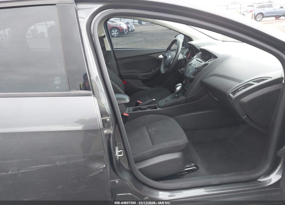 2015 FORD FOCUS SE VIN: 1FADP3K21FL342129