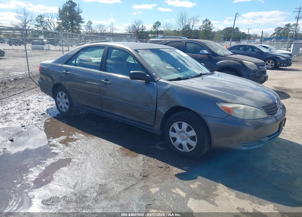 2004 TOYOTA CAMRY LE VIN: JTDBE32K140270564