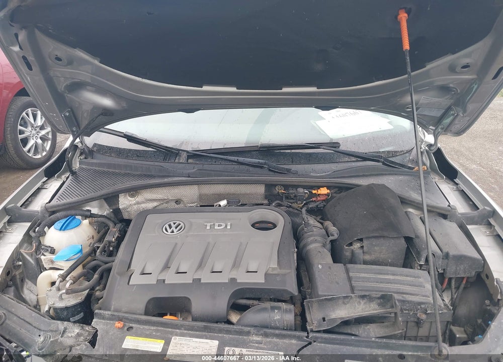 2012 VOLKSWAGEN PASSAT 2.0L TDI SE VIN: 1VWBN7A38CC032271