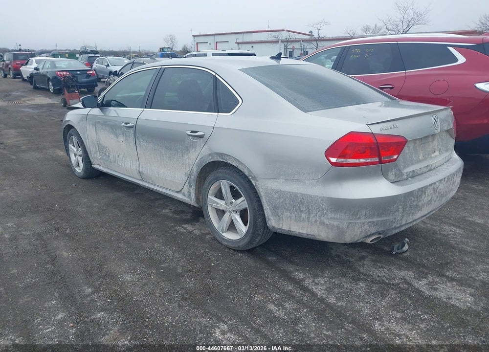 2012 VOLKSWAGEN PASSAT 2.0L TDI SE VIN: 1VWBN7A38CC032271