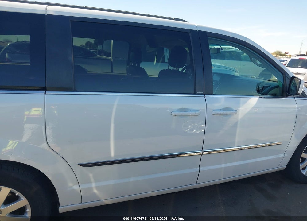 2014 CHRYSLER TOWN & COUNTRY TOURING VIN: 2C4RC1BG8ER215606