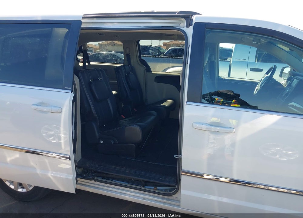2014 CHRYSLER TOWN & COUNTRY TOURING VIN: 2C4RC1BG8ER215606