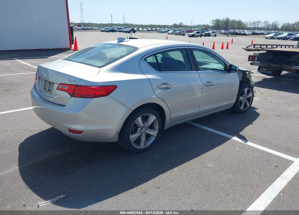 2013 ACURA ILX 2.0L VIN: 19VDE1F78DE003134