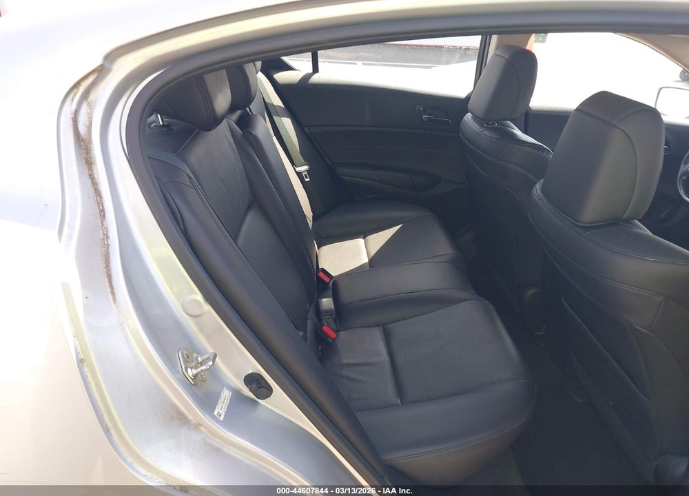 2013 ACURA ILX 2.0L VIN: 19VDE1F78DE003134