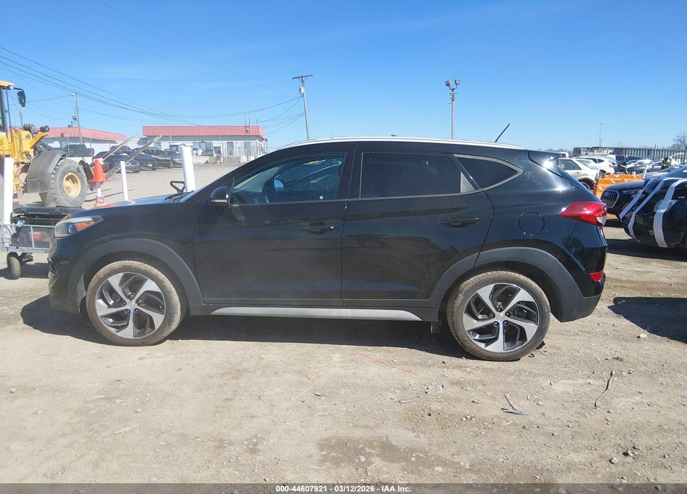 2017 HYUNDAI TUCSON SPORT VIN: KM8J3CA21HU371567