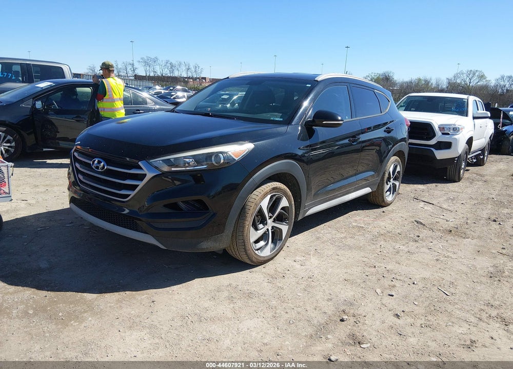 2017 HYUNDAI TUCSON SPORT VIN: KM8J3CA21HU371567