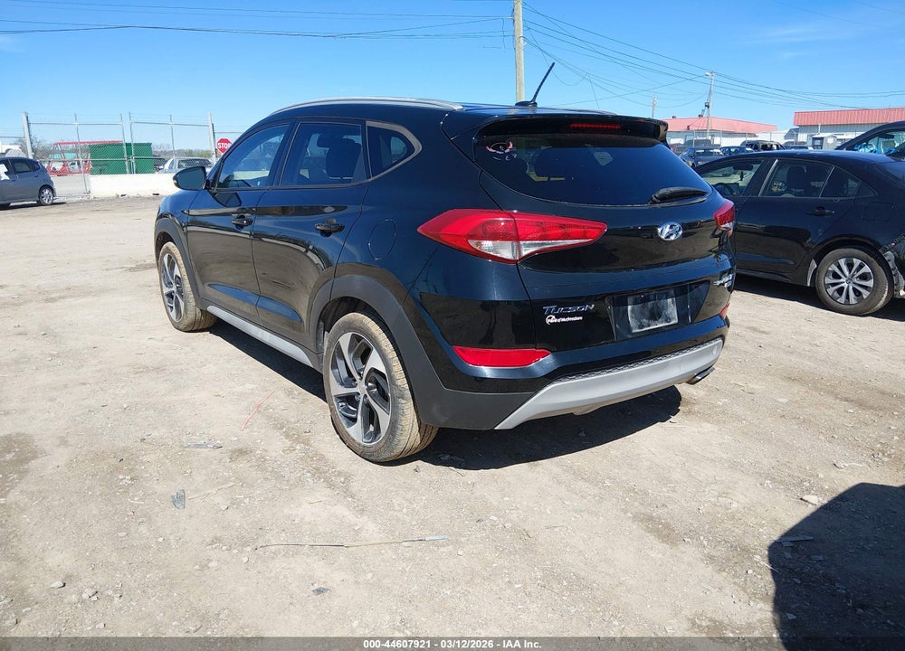 2017 HYUNDAI TUCSON SPORT VIN: KM8J3CA21HU371567