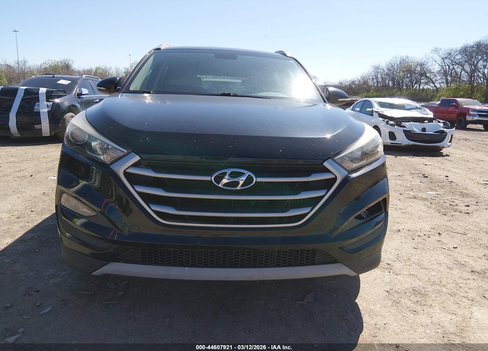 2017 HYUNDAI TUCSON SPORT VIN: KM8J3CA21HU371567